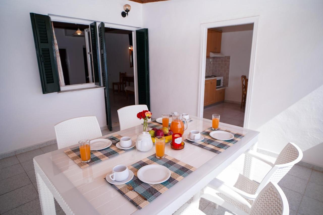 Kostas Beach Apartments Агиос-Гордиос Экстерьер фото