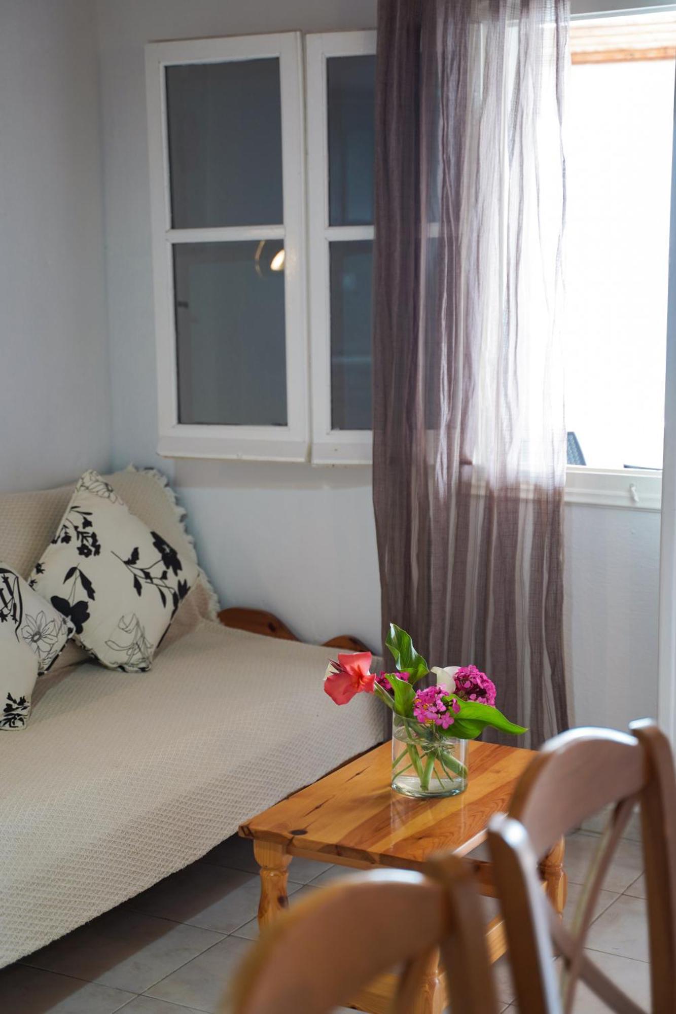 Kostas Beach Apartments Агиос-Гордиос Экстерьер фото