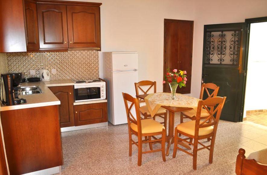 Kostas Beach Apartments Агиос-Гордиос Экстерьер фото